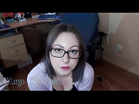 ❤️ Sexet pige med briller sutter Dildo dybt på kamera Super sex at da.hentaiser.ru
